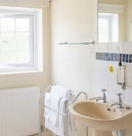 Pettifers Freehouse Hotel