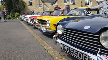 Pettifers Freehouse Hotel