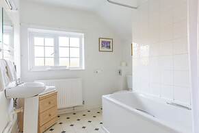 Pettifers Freehouse Hotel