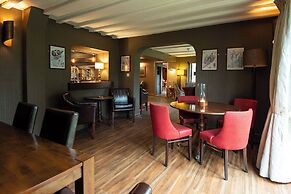 Pettifers Freehouse Hotel