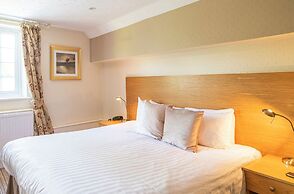 Pettifers Freehouse Hotel