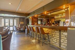 Pettifers Freehouse Hotel