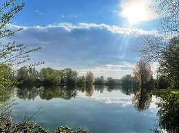 Pettifers Freehouse Hotel