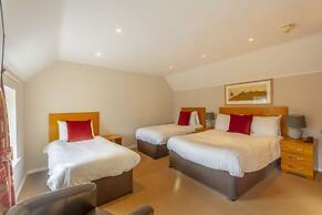 Pettifers Freehouse Hotel