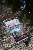 Pettifers Freehouse Hotel