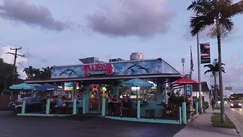 Super 8 by Wyndham Dania/Fort Lauderdale Arpt