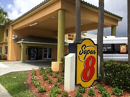 Super 8 by Wyndham Dania/Fort Lauderdale Arpt