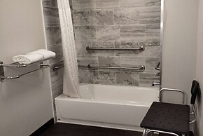 Super 8 by Wyndham Dania/Fort Lauderdale Arpt