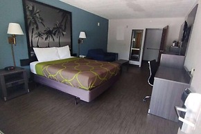 Super 8 by Wyndham Dania/Fort Lauderdale Arpt