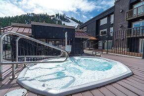 Red Wolf Lodge at Olympic Valley