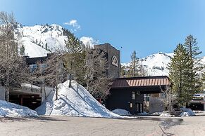 Red Wolf Lodge at Olympic Valley