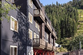 Red Wolf Lodge at Olympic Valley