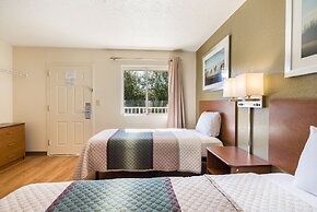 HomeTowne Studios by Red Roof Spartanburg - Asheville Highway