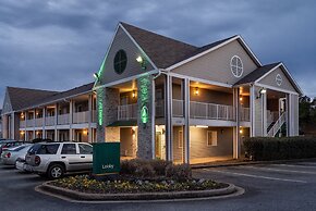 HomeTowne Studios by Red Roof Spartanburg - Asheville Highway