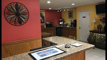 Redwood Inn and Suites