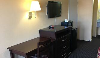 Redwood Inn and Suites