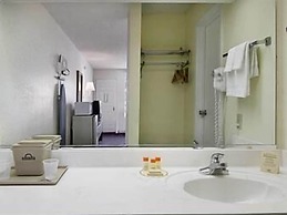 Days Inn by Wyndham Jacksonville