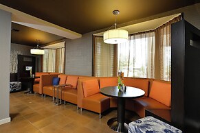 Courtyard By Marriott Bentonville