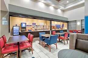 Holiday Inn Express Hotel & Suites DFW Airport South by IHG