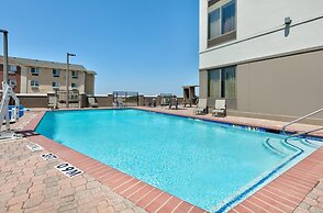 Holiday Inn Express Hotel & Suites DFW Airport South by IHG