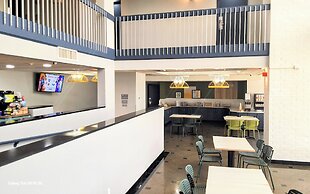 Spark by Hilton Denver East I 70