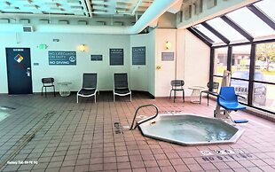 Spark by Hilton Denver East I 70