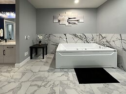 BayVue Hotel, Resort and Suites