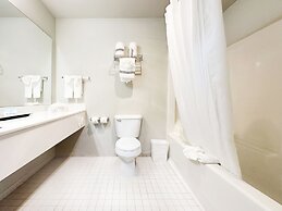 BayVue Hotel, Resort and Suites