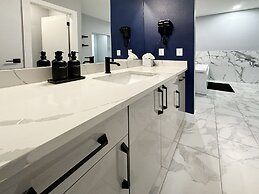 BayVue Hotel, Resort and Suites