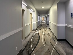 BayVue Hotel, Resort and Suites