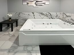 BayVue Hotel, Resort and Suites