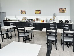 BayVue Hotel, Resort and Suites