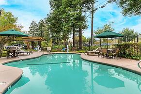 Best Western John Muir Inn