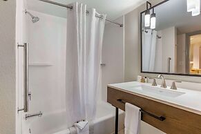 Windmill Suites Surprise - Phoenix, Ascend Hotel Collection