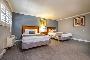 SOMA Park Inn – Civic Center