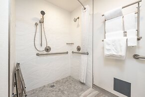 SOMA Park Inn – Civic Center