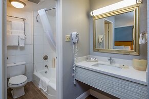SOMA Park Inn – Civic Center
