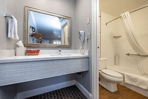 SOMA Park Inn – Civic Center