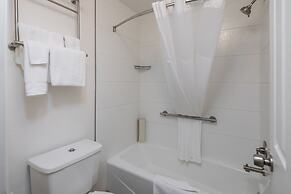 SOMA Park Inn – Civic Center