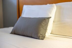 SOMA Park Inn – Civic Center
