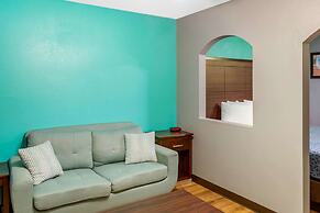 Econo Lodge West - Coors Blvd