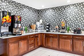 Econo Lodge West - Coors Blvd