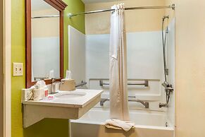 Econo Lodge West - Coors Blvd