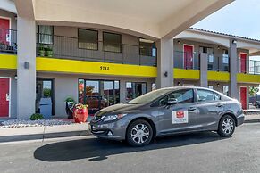 Econo Lodge West - Coors Blvd