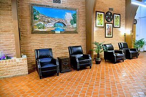 Douglas Inn & Conference Center