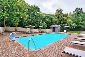 Courtyard by Marriott Charlotte Airport LoSo