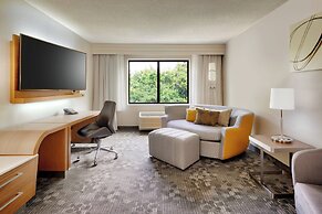 Courtyard by Marriott Charlotte Airport LoSo