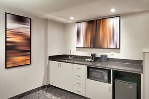 Courtyard by Marriott Charlotte Airport LoSo