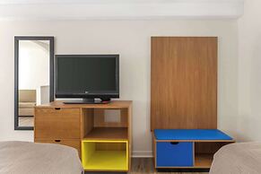 Quality Inn & Suites Decatur - Priceville I-65