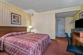 HomeSpring Inn & Studios